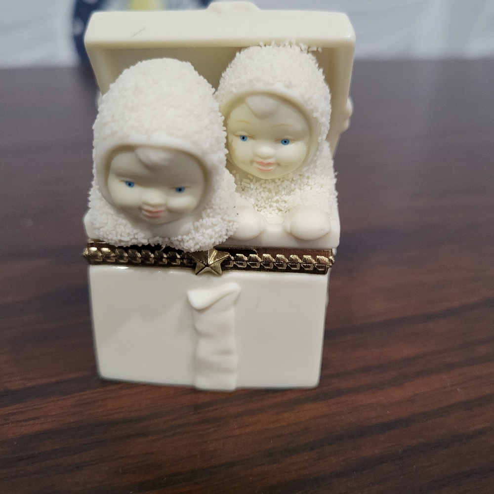 Cute little trinket box.